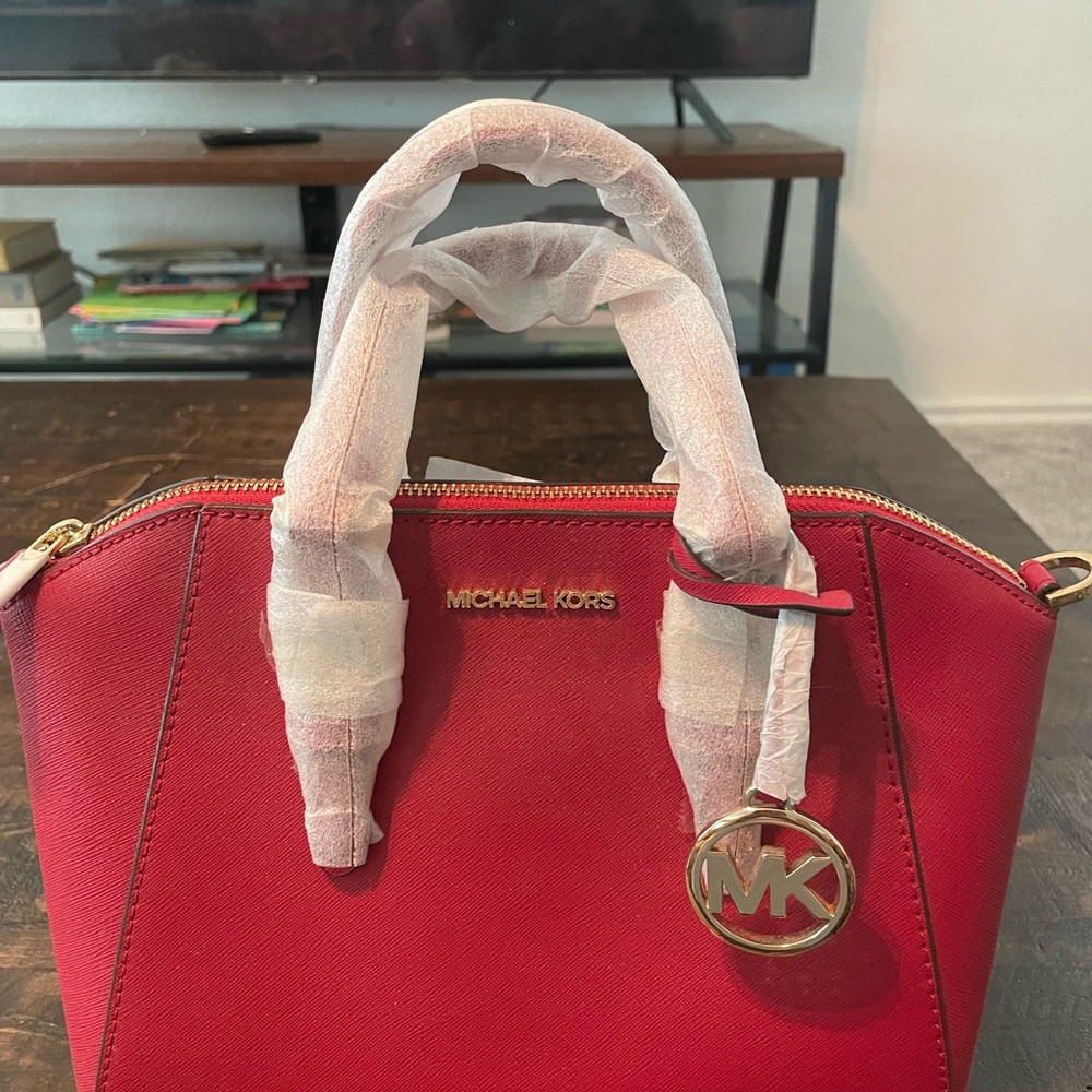 Michael Kors Ciara Scarlet MD messenger